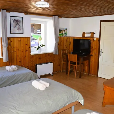 Granny Angela's House * גרוסופליה